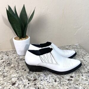 Gianni Bini Womens White Leather Western Pointed Toe Shooties Ankle Boots 7M